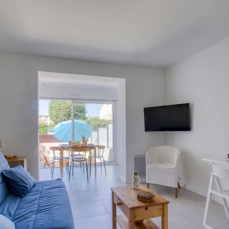 De La By Interhome * Saint-Cyr-sur-Mer